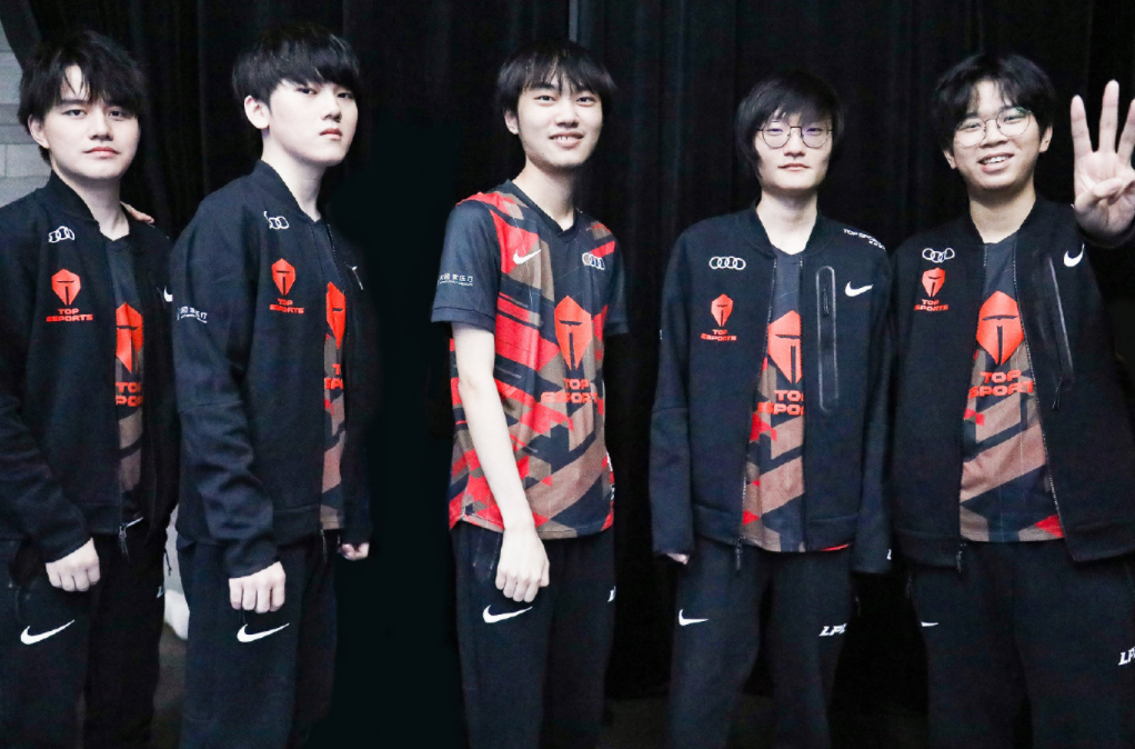 场面热闹非 场面热闹非